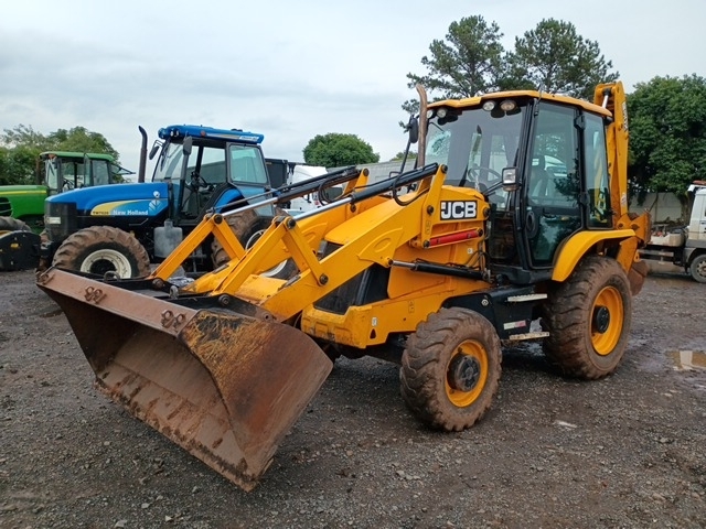 JCB 3CX RETRO ESCAVADEIRA ANO 2011/2011